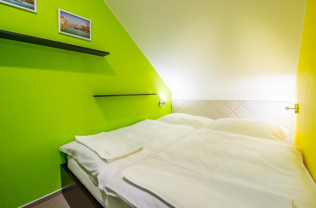 Hotel Relax21 Uhersky Ostroh Zimmer foto