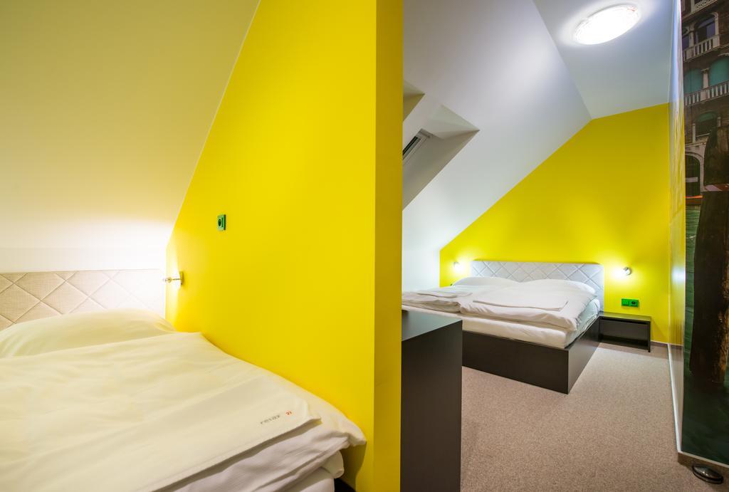 Hotel Relax21 Uhersky Ostroh Zimmer foto